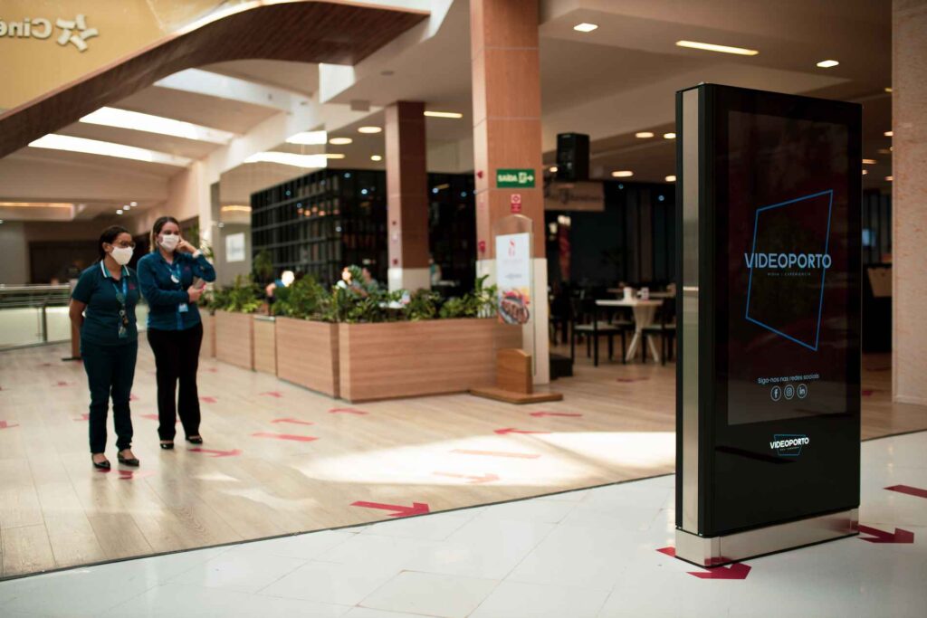 Totem de vídeo Videoporto em shopping da Paraíba